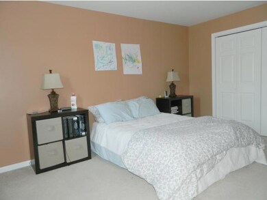 135 Hildred Dr unit 135, Burlington, VT 05401 - photo 6