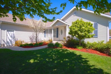 4649_HiddenCreekLn_02