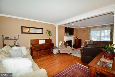 8910 Jameson St, Lorton, VA 22079 - photo 6