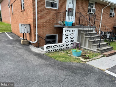 2259 Papermill Rd unit 4, Winchester, VA 22601 - photo 2