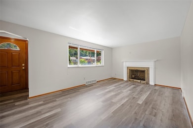 5123 S Passage Dr, Pittsburgh, PA 15236 - photo 4