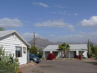 204 N Cactus RD