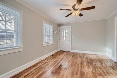 927 E Front St, Statesville, NC 28677 - photo 3