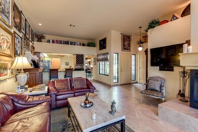 Living room & Entry