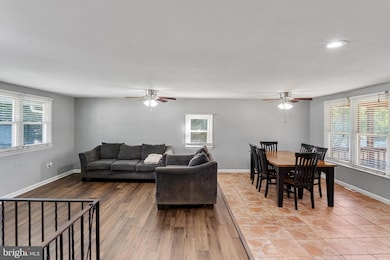 17849 Curtis Dr, Dumfries, VA 22026 - photo 5