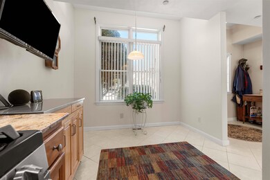 Eat-in area in the kitchen
