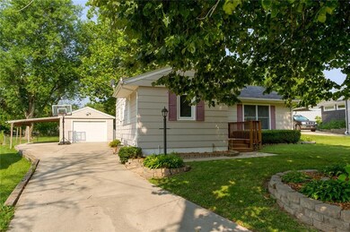 1622 57th Place, Des Moines, IA 50310 - photo 2