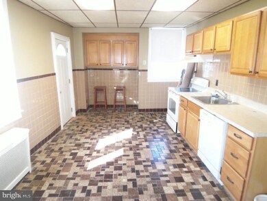 3562 Oakmont St, Philadelphia, PA 19136 - photo 4