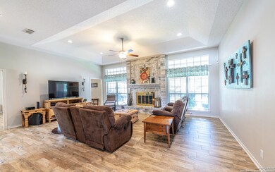 26013 Mesa Oak Dr, San Antonio, TX 78255 - photo 4