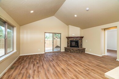 61154 Geary Dr, Bend, OR 97702 - photo 3