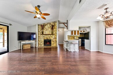 899 Duskin Dr, Jacksonville, FL 32216 - photo 6