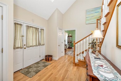 Foyer/front door