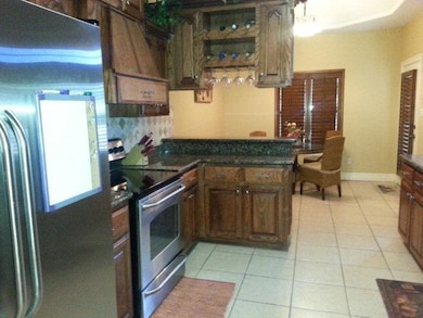 921 Amethyst Dr, Weslaco, TX 78596 - photo 5