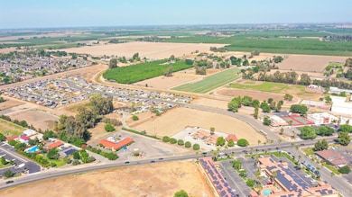 836 E D St, Lemoore, CA 93245 - photo 2