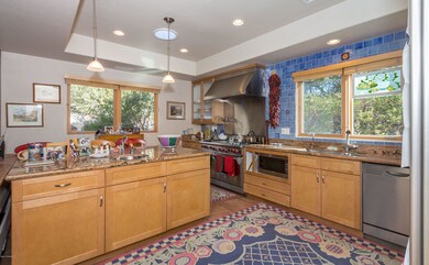 005_Kitchen