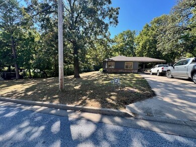 689 N Oakland Ave, Fayetteville, AR 72701 - photo 4