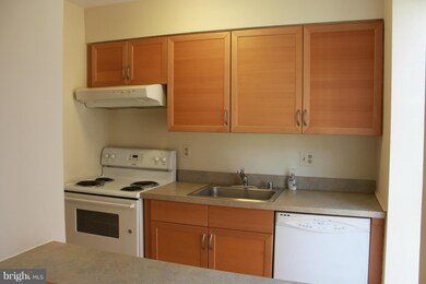 9 W Lee St unit A, Baltimore, MD 21201 - photo 3