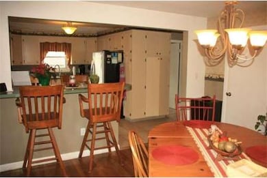 11 Lake Whittemore Dr, Spencer, MA 01562 - photo 4