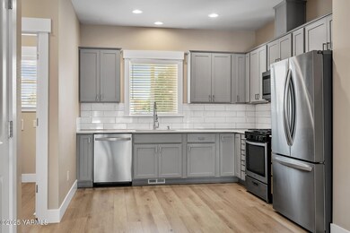 2600 Racquet Ln unit 8, Yakima, WA 98902 - photo 2