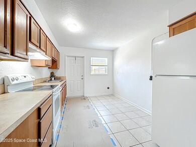 kitchen/ door to back patio