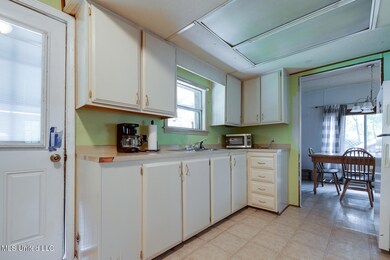 313 Bell Rd-17