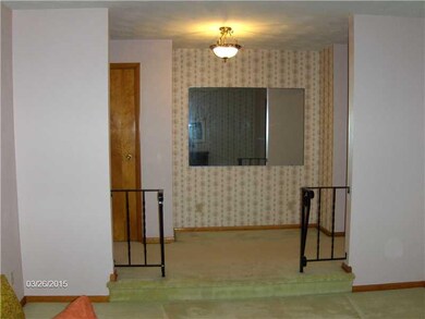 Entry/Foyer.