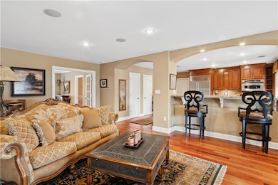 Hemingway Condominiums unit 604B, Kansas City, MO 64112 - photo 3