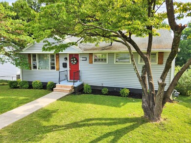 706 Crestwood Cir, Lynchburg, VA 24502 - photo 2