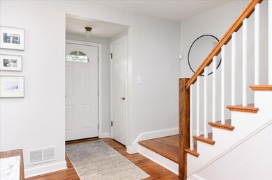 153 N Avon Rd, Elmhurst, IL 60126 - photo 5