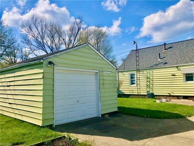 1316 Spangler Rd NE, Canton, OH 44714 - photo 4