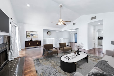 2664 Bering Dr unit 2664, Houston, TX 77057 - photo 3