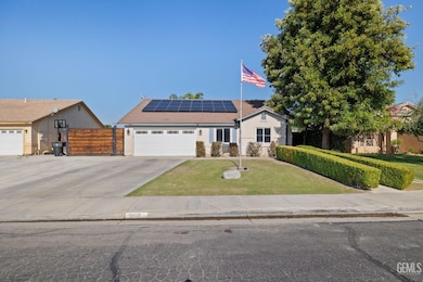 5510 Stillwater Dr, Bakersfield, CA 93313 - photo 2