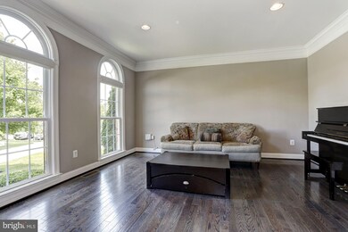 307 Lyon Ct, Pikesville, MD 21208 - photo 6