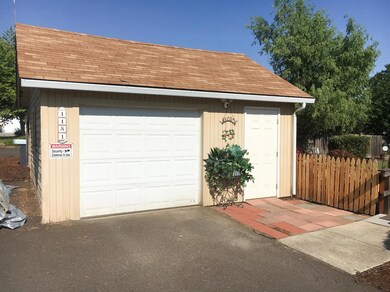 1151 Brookdale Ave, Medford, OR 97504 - photo 4