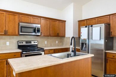 940 S 3rd Ave, Mills, WY 82644 - photo 4