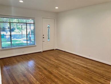 3006 Carlford Cir, Houston, TX 77018 - photo 3