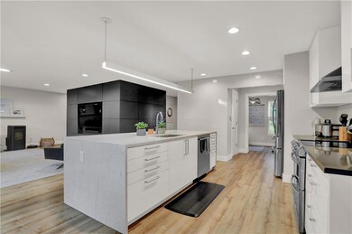 12791 End Zone Dr, Fishers, IN 46037 - photo 6