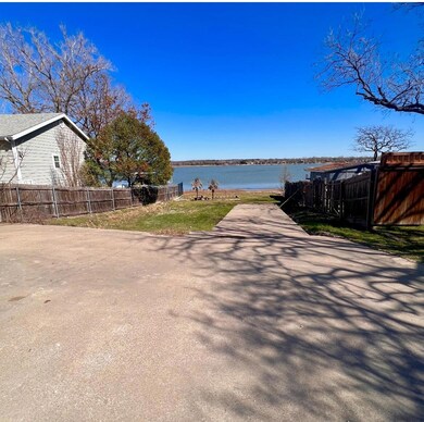 1124 W Lake Dr, Weatherford, TX 76087 - photo 3