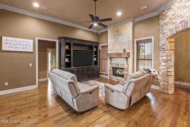 8-web-or-mls-315 Emerald Way-8