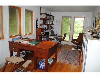 Studio/Study/Office.
