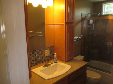 611 W Oak Place, Griffith, IN 46319 - photo 6