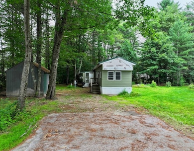 9 Hubbard Rd, Deering, NH 03244 - photo 4
