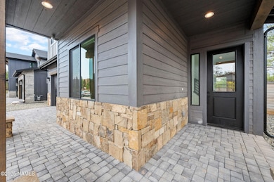 317 N Valerian Ln, Flagstaff, AZ 86004 - photo 2