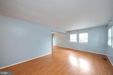 9561 Patchin Ct, Columbia, MD 21045 - photo 4