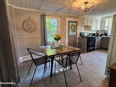 38 Wesleyan St, North Adams, MA 01247 - photo 6