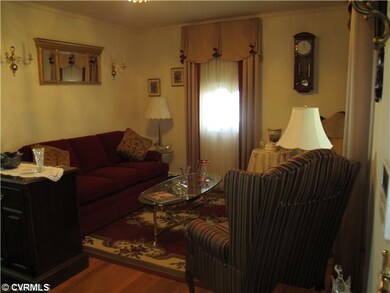 Living Room - Beautiful refinished wood floor, cus