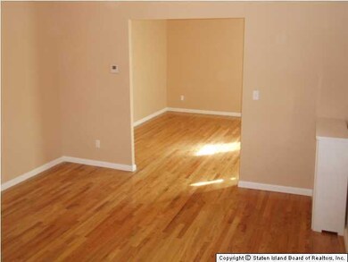 107 Delafield Place, Staten Island, NY 10310 - photo 3