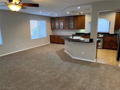 8458 Summers Ranch Ct, Las Vegas, NV 89139 - photo 3