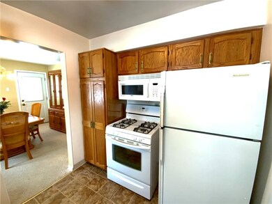 All appliances are included.