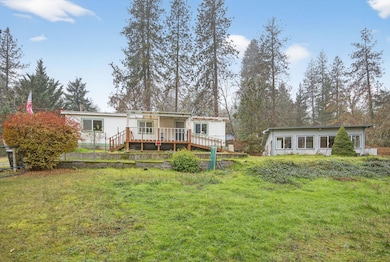 218 Hessar St, Grants Pass, OR 97527 - photo 2